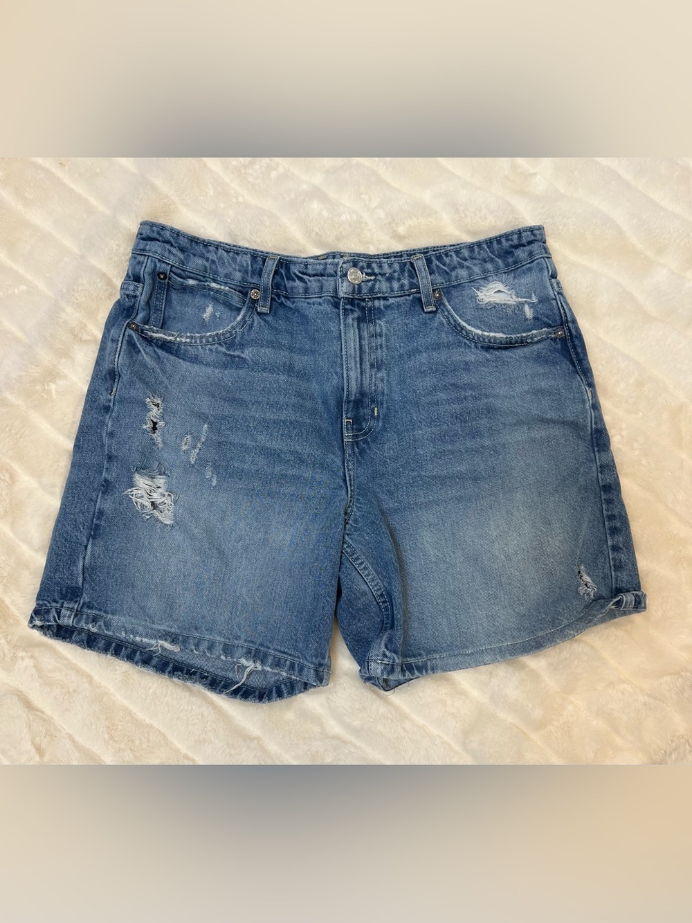 We The Free People Siz 31 Denim Shorts Jorts Blue Denim Distressed Boho Festival